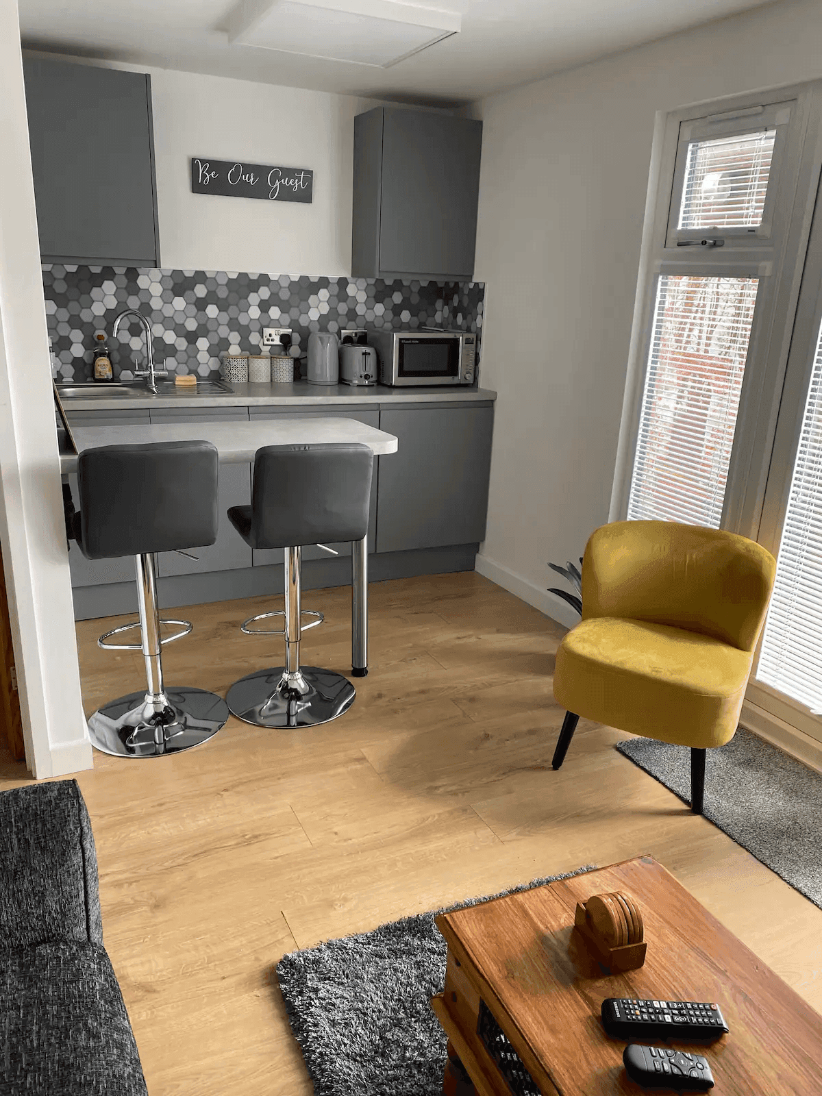 Studio granny annexe with modern kitchen